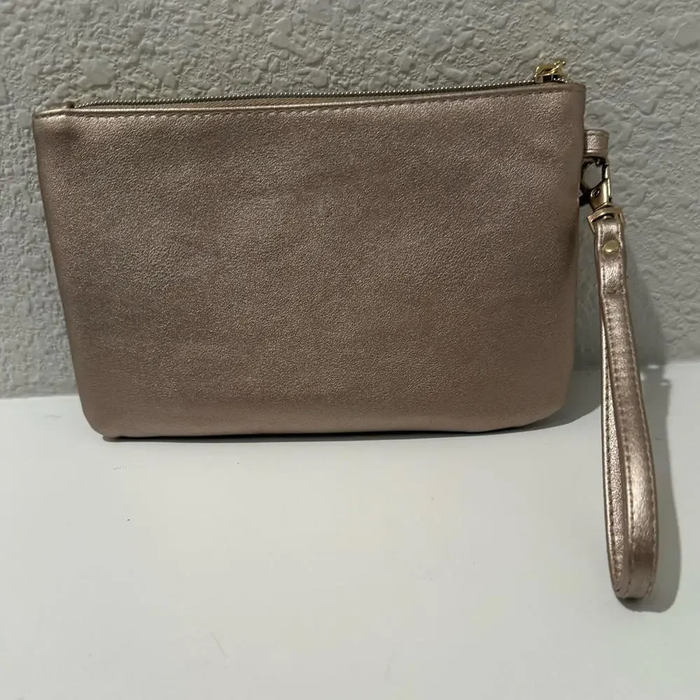Adrienne Vittadini Metallic Gold Charging Dock Wristlet Clutch Powerbank